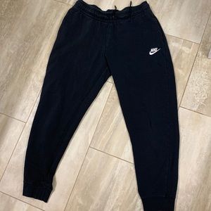 Women’s Nike sweatpants; size M